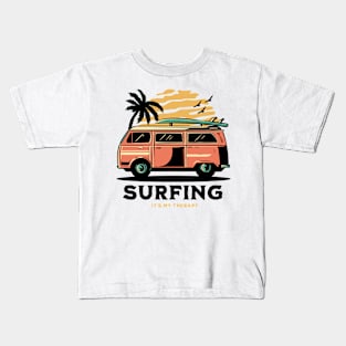 Surfing it’s my therapy Kids T-Shirt